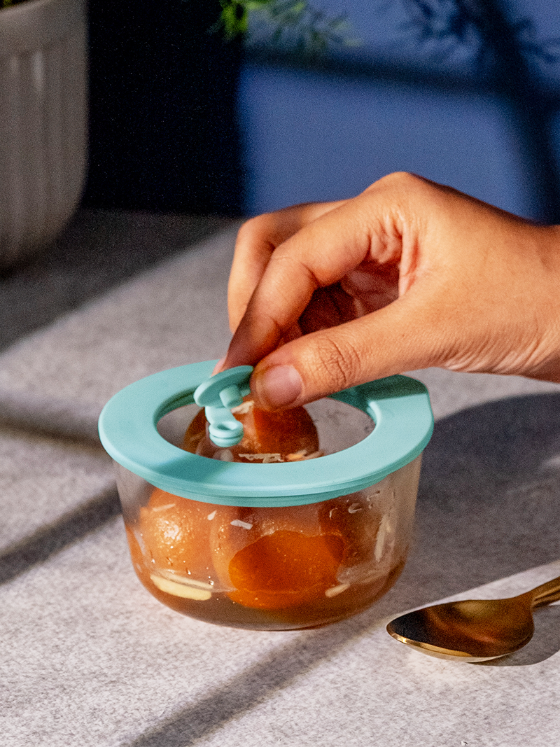 borosilicate glass bowl with lid and air-vent