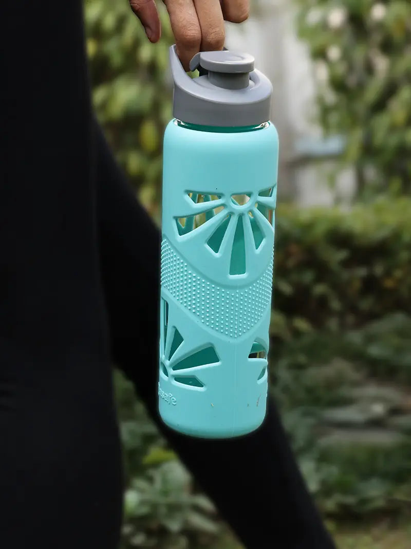 Set of 2 Borosilicate Glass Water Bottle with Protective Silicone Sleeve, 750ml (Green)