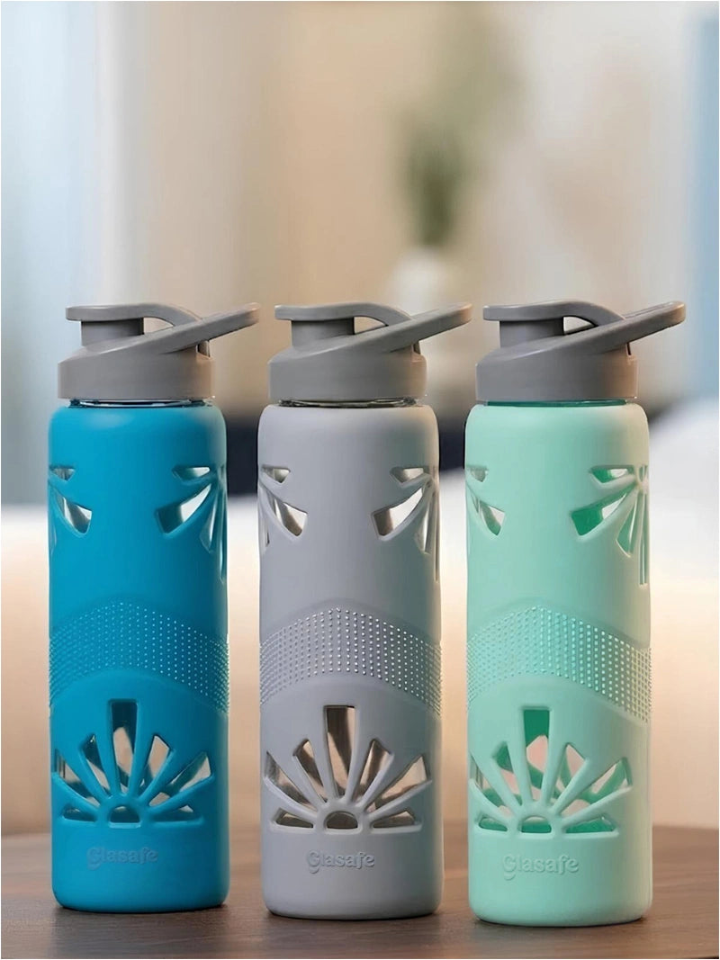 Set of 3 Borosilicate Glass Water Bottle with Protective Silicone Sleeve, 550ml