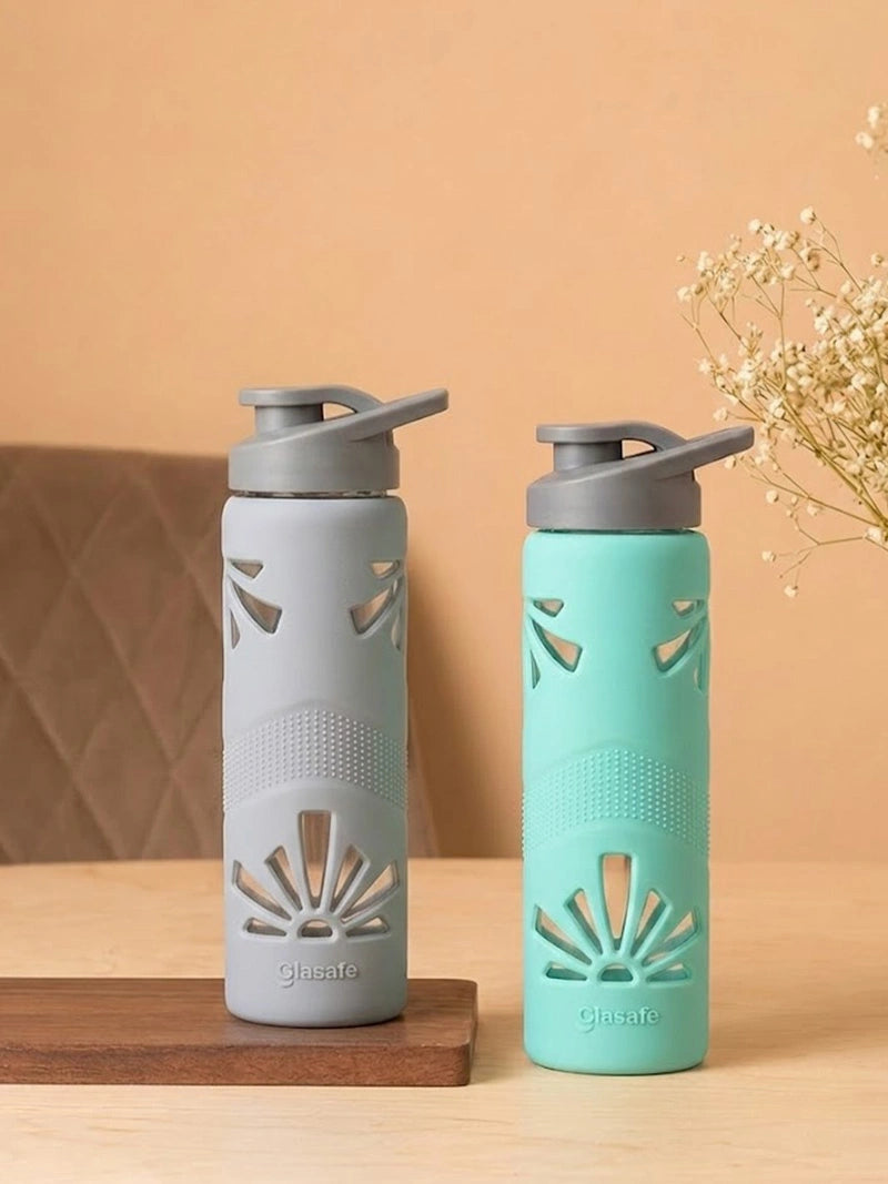 Set of 2 Borosilicate Glass Water Bottle with Protective Silicone Sleeve, 550ml (Green, Grey)