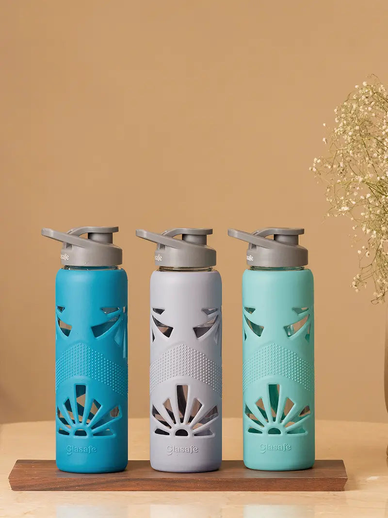 Three piece borosilicate glass water bottle set