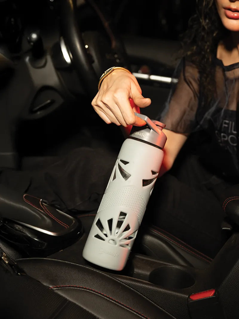 Borosilicate Glass Water Bottle with Protective Silicone Cover, 750ml (Soothing Slate)